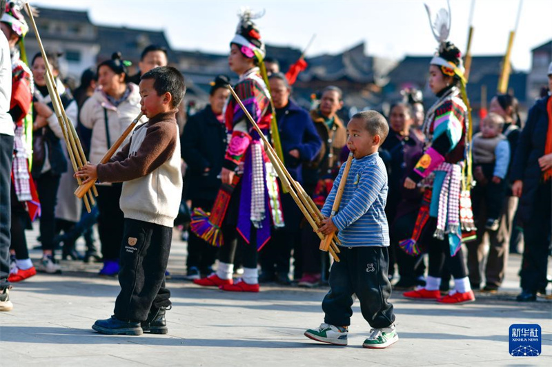 Menschen der Miao-Minorit?t feiern das Gannangxiang-Fest in Guizhou