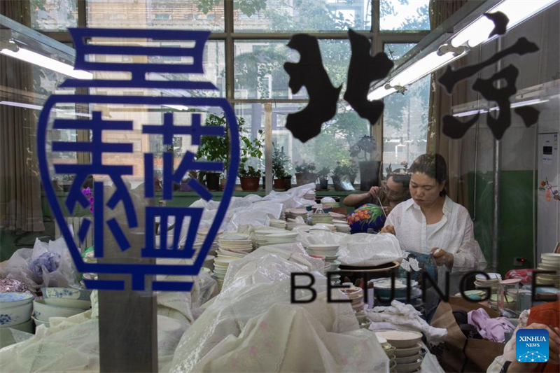 Jingtailan-Kunstwerke aus der Emaillefabrik von Beijing