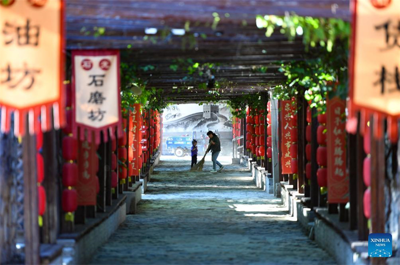 Dorf in Beijing entwickelt eine Tourismusindustrie auf Grundlage der Gro?en Mauer