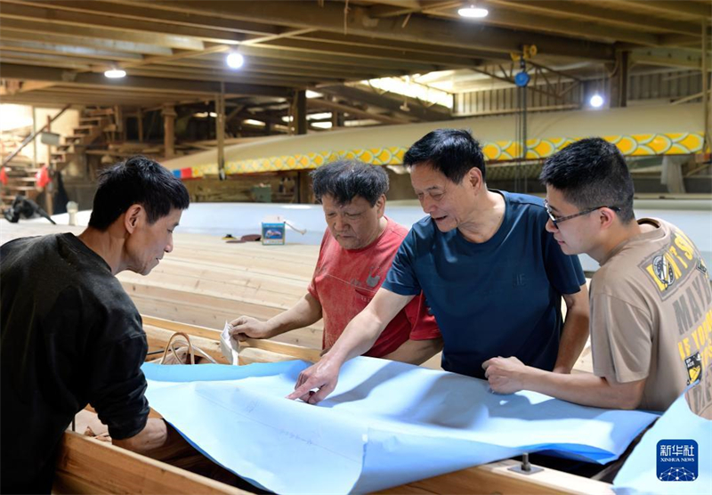 Fuzhou: Handwerkliches Drachenboot