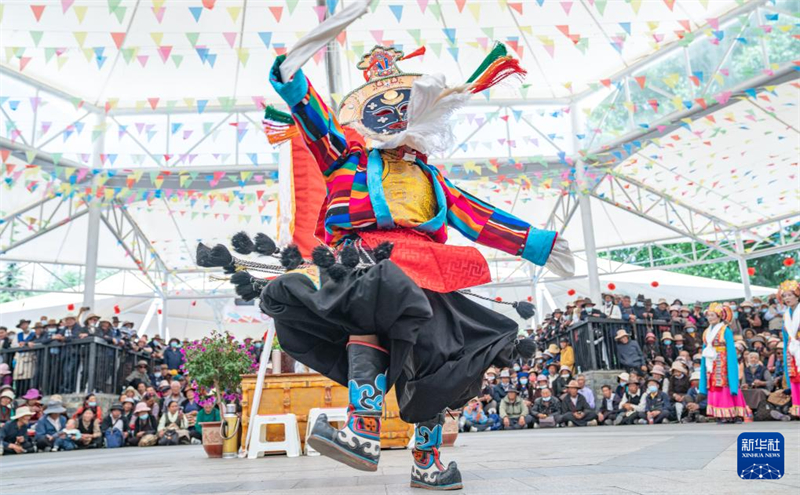 Tibetische Oper vor dem Potala-Palast aufgeführt